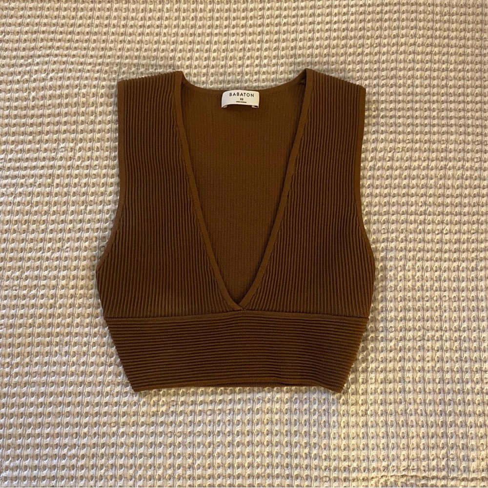 Aritzia crop top